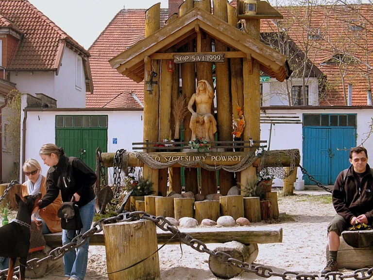 Kapliczka „O szczęśliwy powrót” – Sopot — drewno, zdjęcie 2