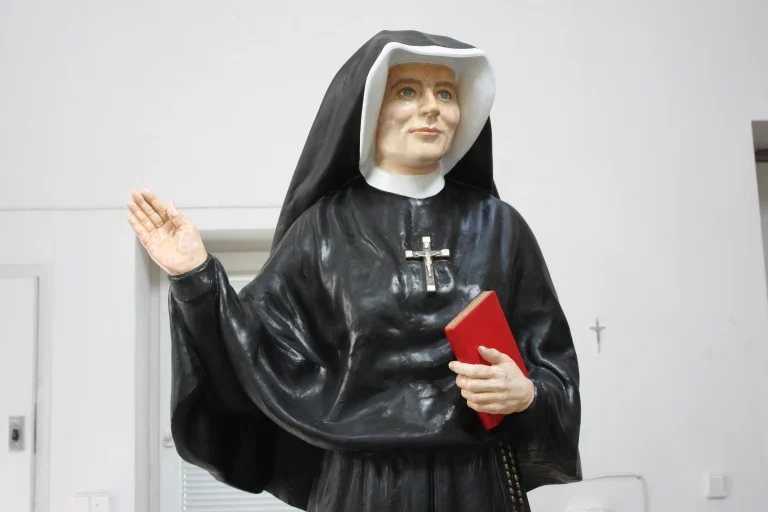 Św. Faustyna — kompozyt polichromowany, zdjęcie 2