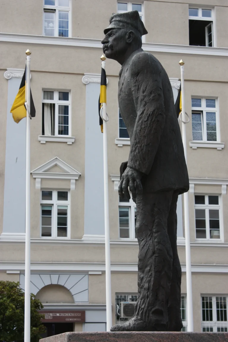 Pomnik Antoniego Abrahama w Gdyni — brąz, zdjęcie 4