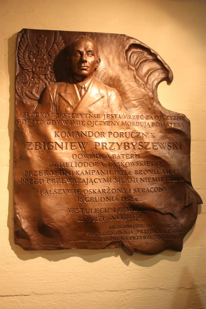 Tablica kmdra Przybyszewskiego — brąz koloidalny