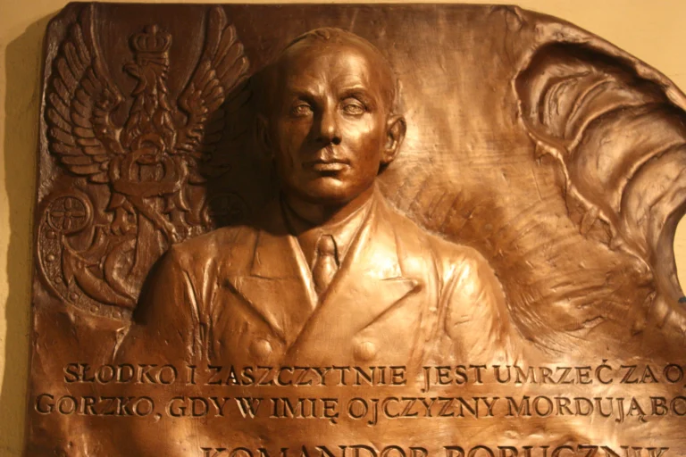 Tablica kmdra Przybyszewskiego — brąz koloidalny, zdjęcie 2