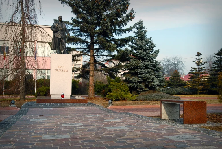 Pomnik J. Piłsudskiego w Tarnowie, zdjęcie 2