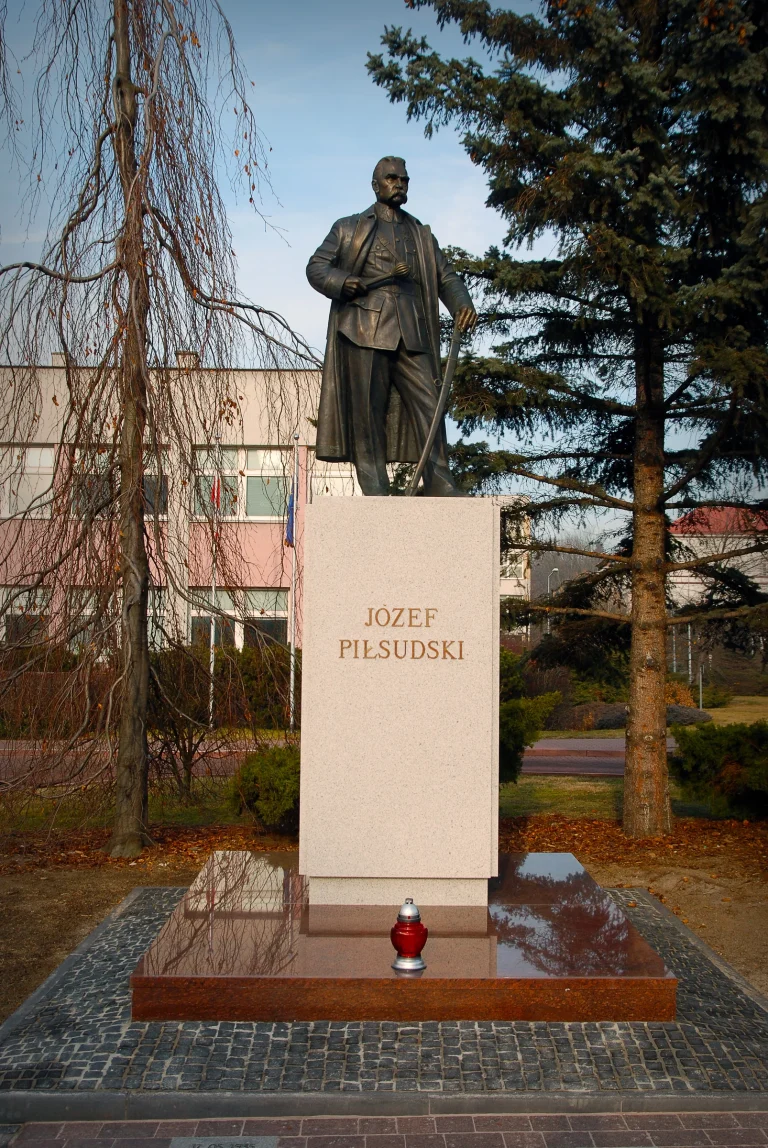 Pomnik J. Piłsudskiego w Tarnowie, zdjęcie 3
