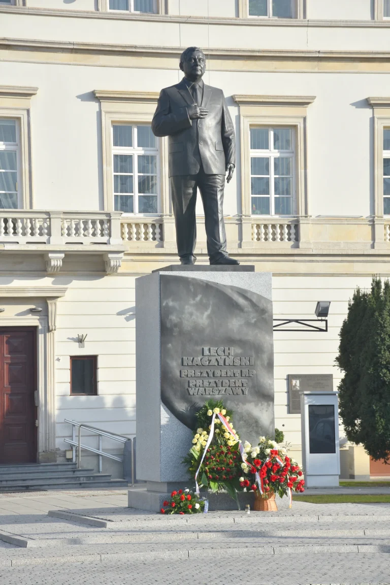 Pomnik Prezydenta Lecha Kaczyńskiego – Warszawa, zdjęcie 4